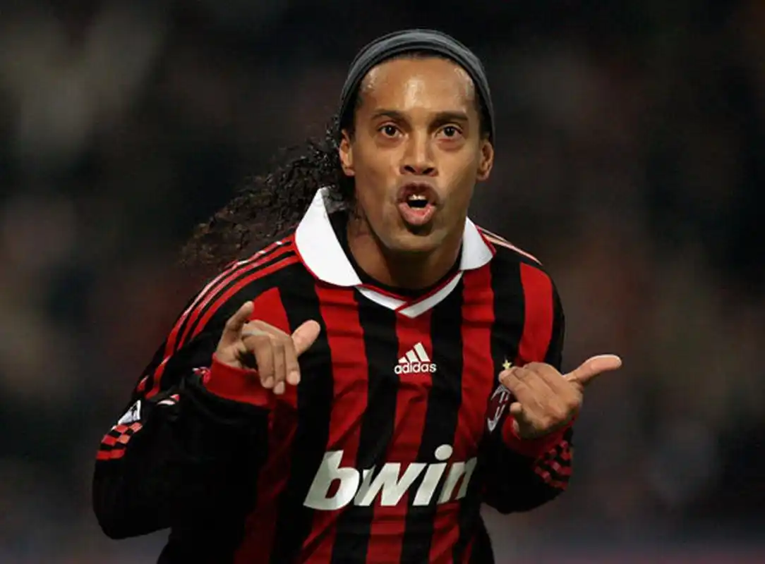 不再只是 不再只是