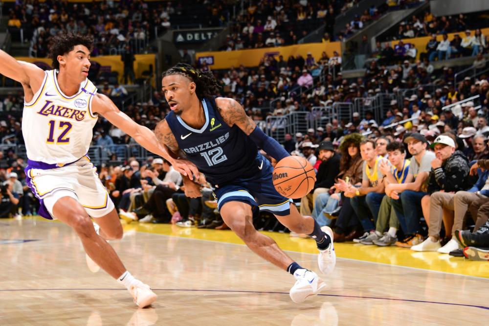 士将她与其 士将她与其